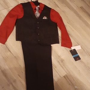DOCKERS 4PC SET NWT VEST/ SHIRT/ TIE/ PANTS